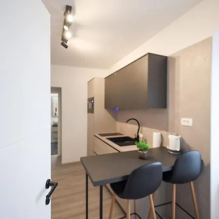 Classy Apartments By Adex Travel アパート ザダル