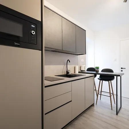 Classy In Centar * زادار