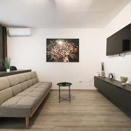 Classy Apartments By Adex Travel * ザダル