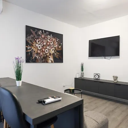 Classy In Centar Apartment *